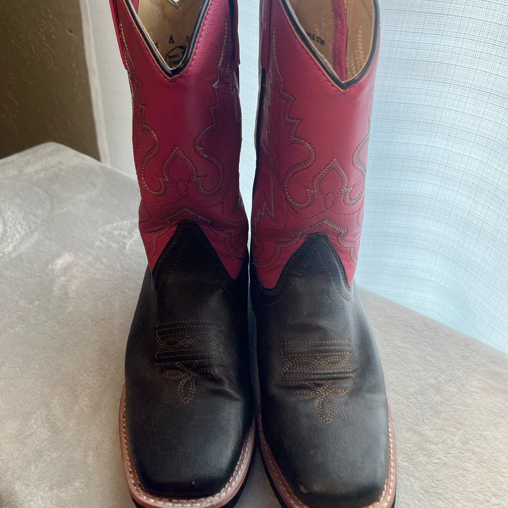 Stylish Kids' Black and Red Western Boots